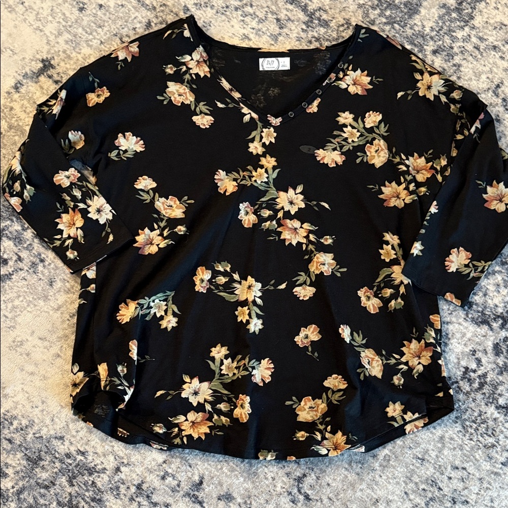 Maurices Black Floral Long Sleeve Top Size 2 (18-20) - Picture 1 of 4
